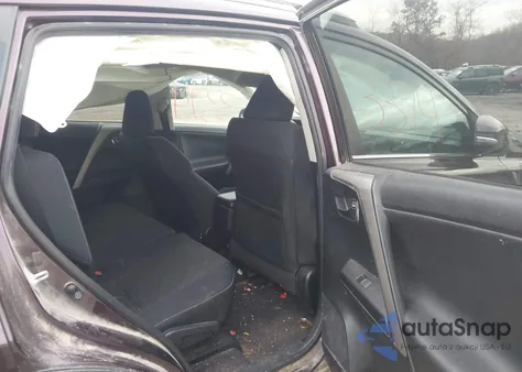 2017 Toyota Rav4 Xle z USA, uszkodzony, nr VIN 2T3RFREVXHW547010